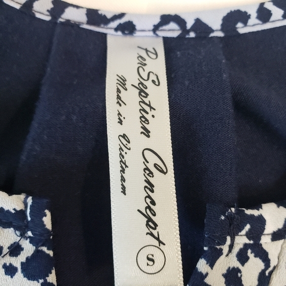 Per Seption Concept Blue Leopard Cap Sleeve V Neck Women's Top Size S - Picture 6 of 7